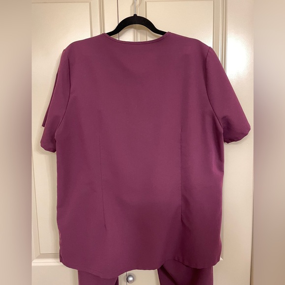 FIGS Deep Purple Catarina & Uman High Waisted Scrub Set - Picture 2 of 8